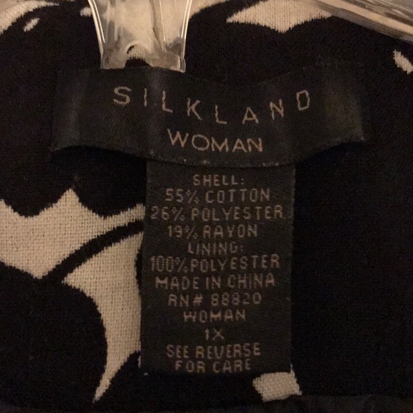 Beautiful floral jacket. - Picture 4 of 4